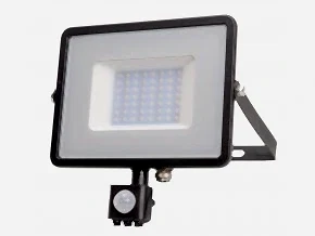 cerny led reflektor 30w s cidlem